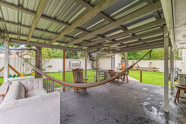 112 Ponderosa Trail, Conroe, TX 77301