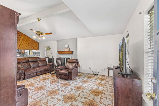 112 Ponderosa Trail, Conroe, TX 77301