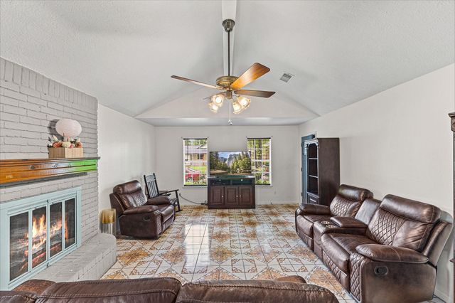 112 Ponderosa Trail, Conroe, TX 77301