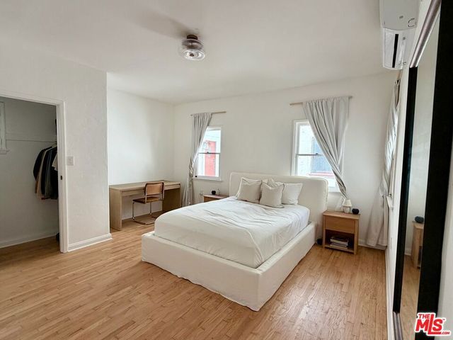1111 N Vista Street, Los Angeles, CA 90046