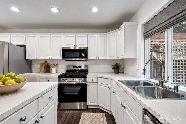 202 35th Avenue Ct NW, Gig Harbor, WA 98335
