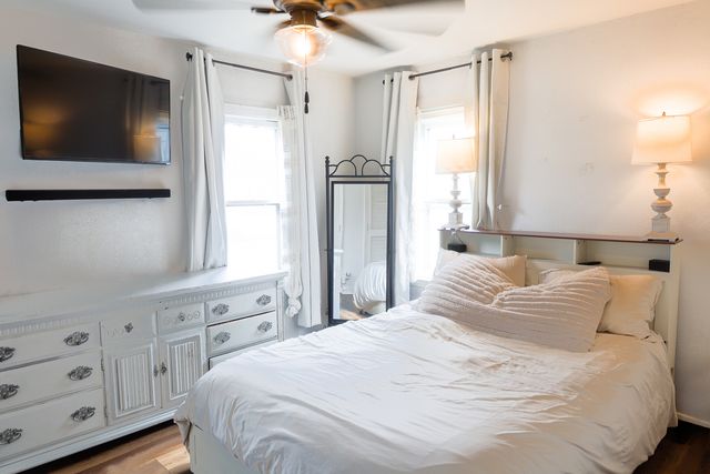 113 S Westlawn Avenue, Aurora, IL 60506