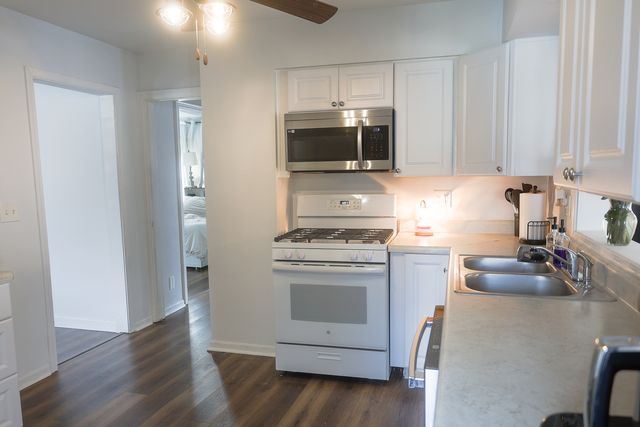 113 S Westlawn Avenue, Aurora, IL 60506