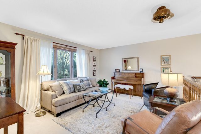 16412 Griffon Trail, Lakeville, MN 55044