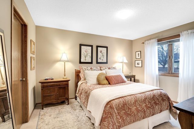 16412 Griffon Trail, Lakeville, MN 55044