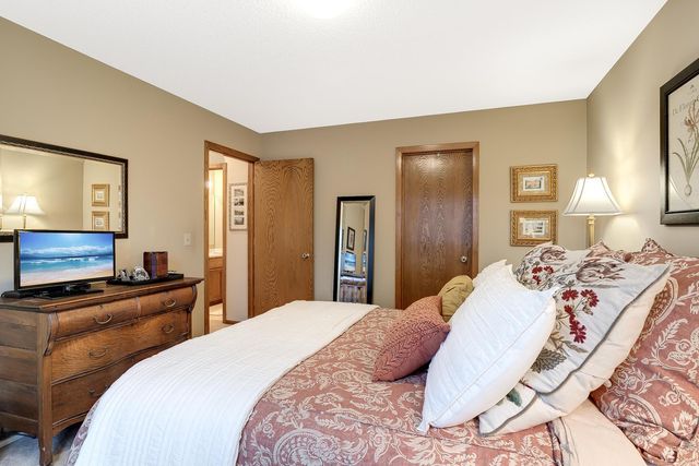 16412 Griffon Trail, Lakeville, MN 55044