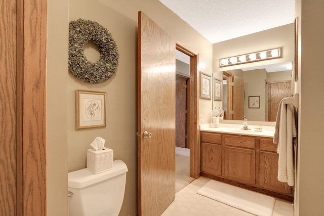 16412 Griffon Trail, Lakeville, MN 55044