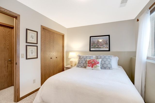 16412 Griffon Trail, Lakeville, MN 55044