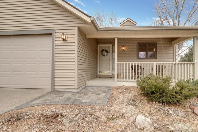 16412 Griffon Trail, Lakeville, MN 55044