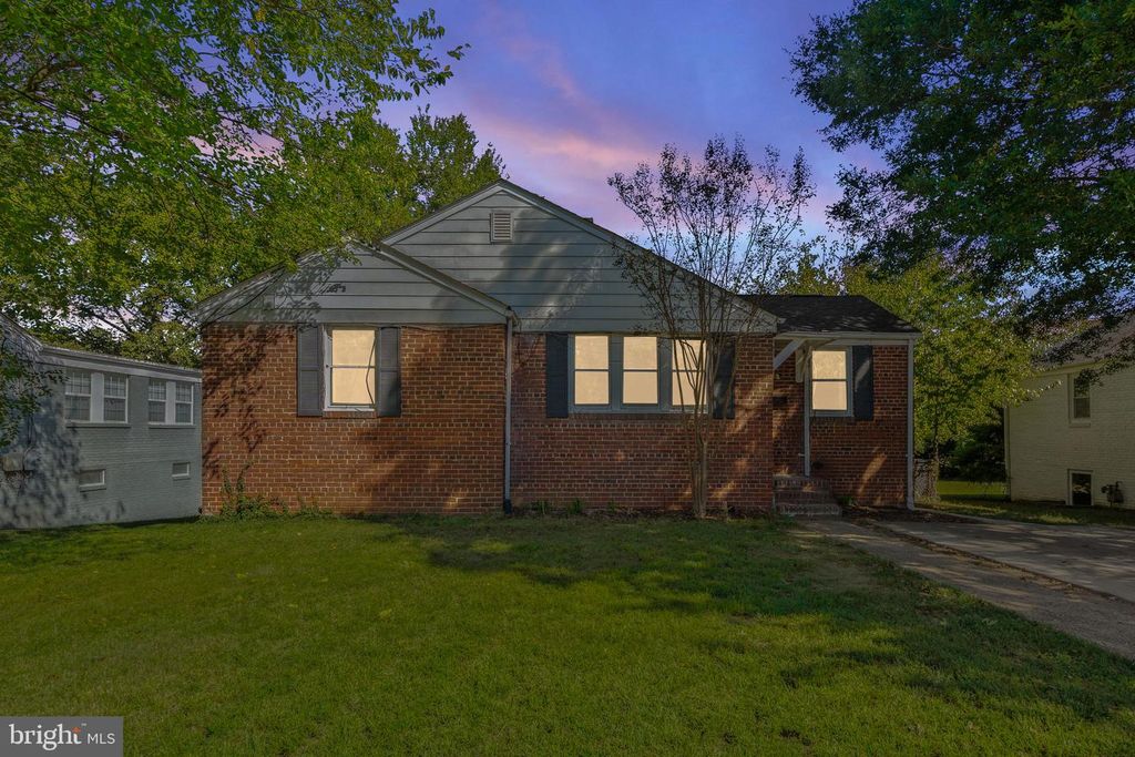 2716 SCHOOL ST, Alexandria, VA 22303