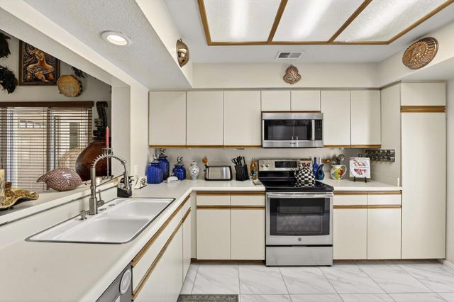 218 Desert Falls Drive E, Palm Desert, CA 92211