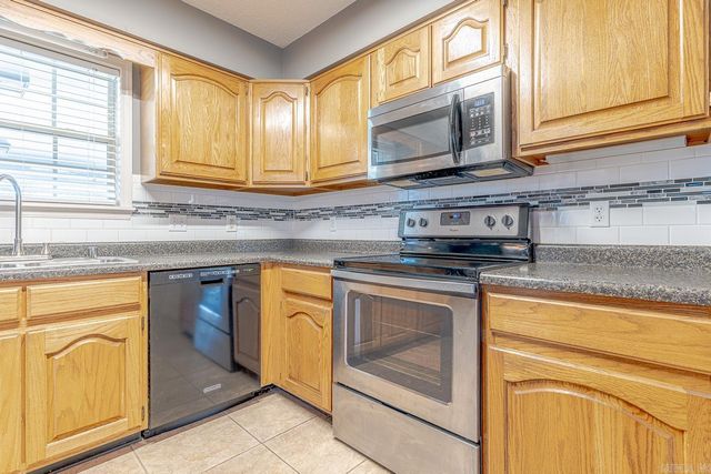 2000 Fox Meadow Lane, Jonesboro, AR 72404