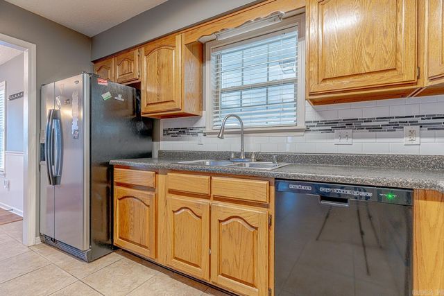 2000 Fox Meadow Lane, Jonesboro, AR 72404