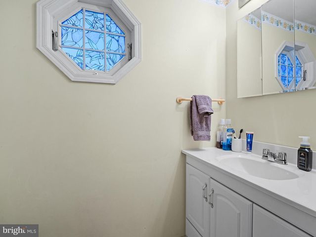 102 QUEEN ANNE RD, Glen Burnie, MD 21060