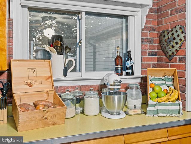 102 QUEEN ANNE RD, Glen Burnie, MD 21060