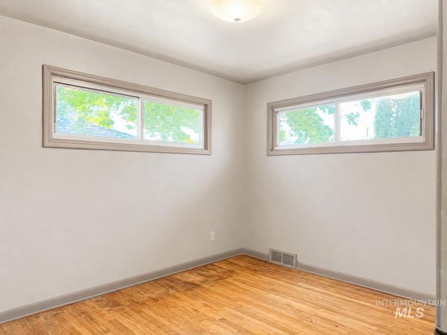 312 Crescent Dr, Caldwell, ID 83605