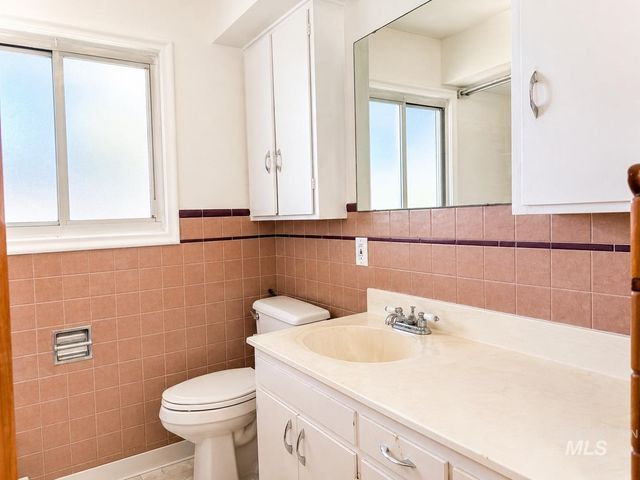 312 Crescent Dr, Caldwell, ID 83605