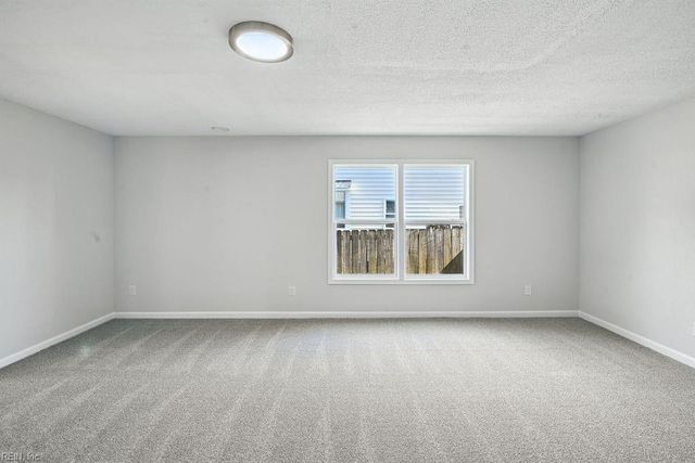 7 Lighthouse DR, Hampton, VA 23664