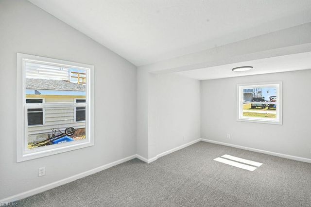 7 Lighthouse DR, Hampton, VA 23664