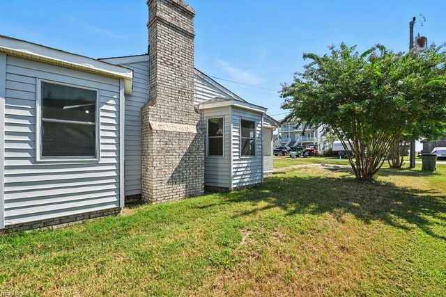 7 Lighthouse DR, Hampton, VA 23664