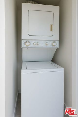 7467 N Forbes Avenue, Los Angeles, CA 91406