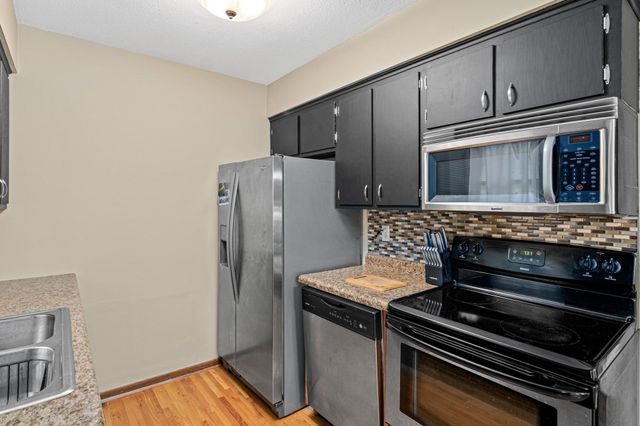3236 N Indiana Avenue N, Robbinsdale, MN 55422