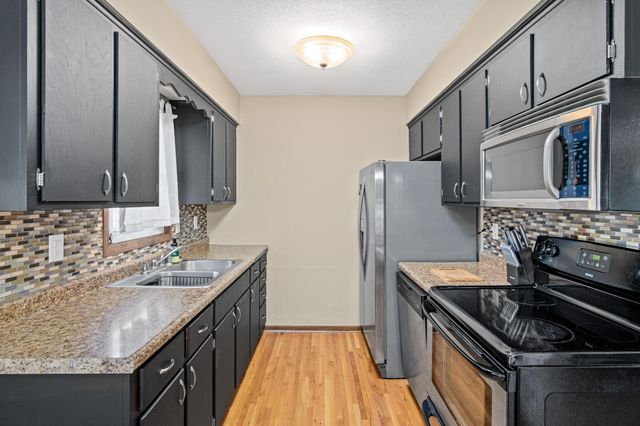 3236 N Indiana Avenue N, Robbinsdale, MN 55422
