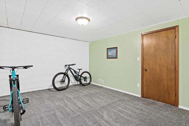 3236 N Indiana Avenue N, Robbinsdale, MN 55422