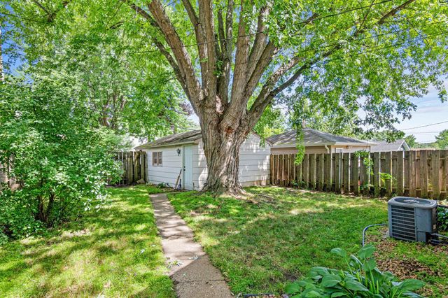3236 N Indiana Avenue N, Robbinsdale, MN 55422