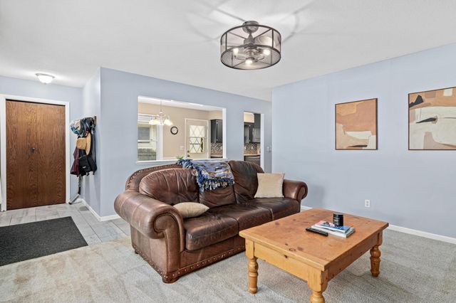 3236 N Indiana Avenue N, Robbinsdale, MN 55422