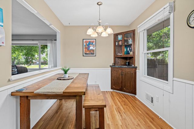 3236 N Indiana Avenue N, Robbinsdale, MN 55422