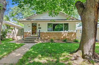 3236 N Indiana Avenue N, Robbinsdale, MN 55422
