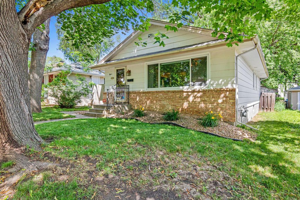 3236 N Indiana Avenue N, Robbinsdale, MN 55422 — photo 2