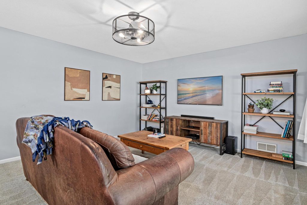 3236 N Indiana Avenue N, Robbinsdale, MN 55422 — photo 3