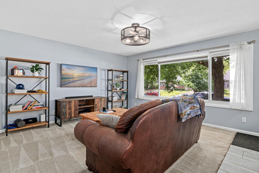 3236 N Indiana Avenue N, Robbinsdale, MN 55422 — photo 4