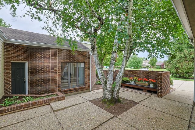 9040 S Normandy Lane, Washington Twp, OH 45458