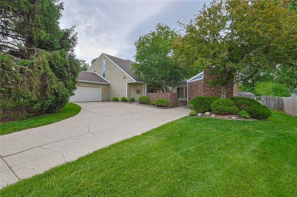 9040 S Normandy Lane, Washington Twp, OH 45458