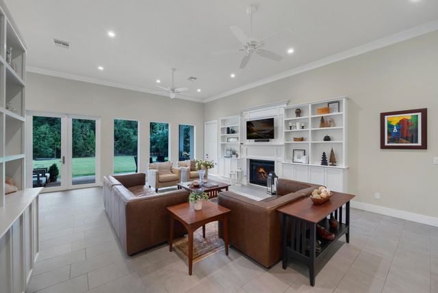 9010 Valley Oak Place, Jupiter, FL 33478