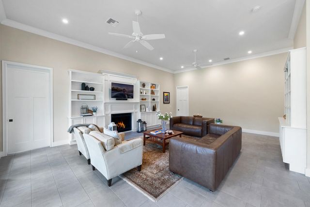 9010 Valley Oak Place, Jupiter, FL 33478