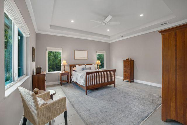 9010 Valley Oak Place, Jupiter, FL 33478