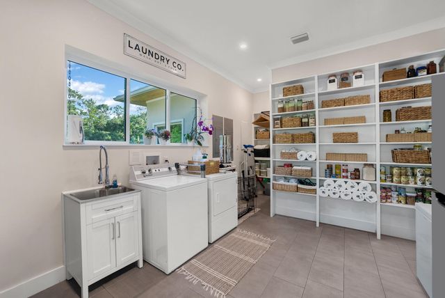 9010 Valley Oak Place, Jupiter, FL 33478