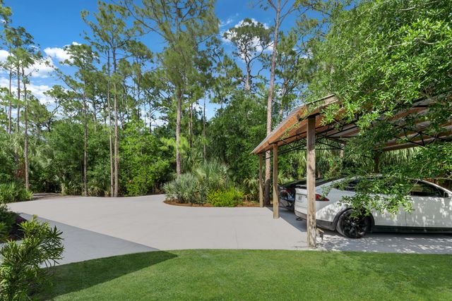 9010 Valley Oak Place, Jupiter, FL 33478