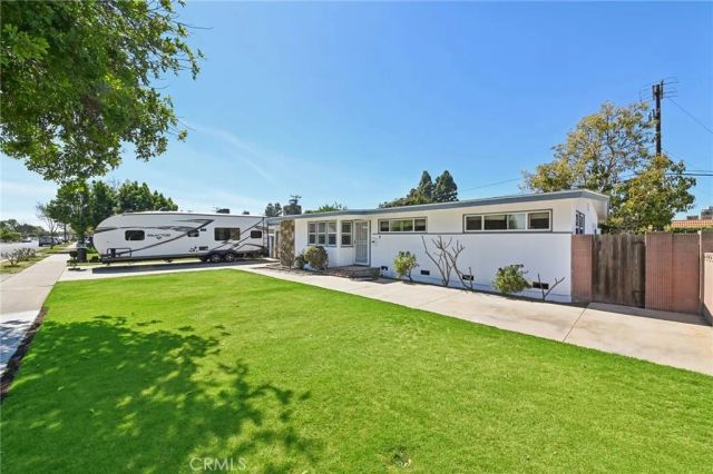 13631 Richardson Way, Westminster, CA 92683