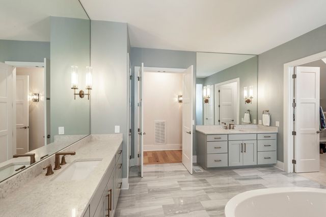 1305 Twin Springs Dr, Brentwood, TN 37027