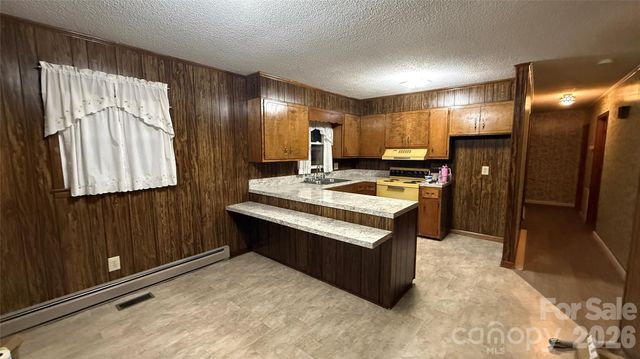 4072 Beach Road, Hudson, NC 28638