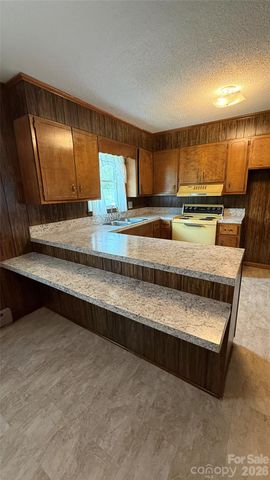 4072 Beach Road, Hudson, NC 28638