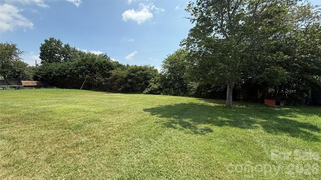 4072 Beach Road, Hudson, NC 28638