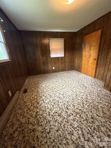 4072 Beach Road, Hudson, NC 28638