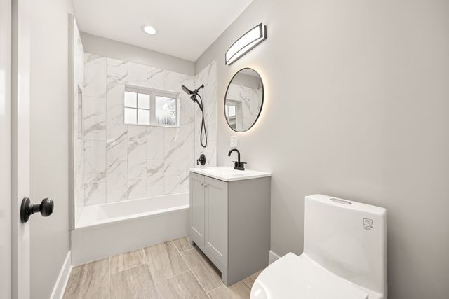 6748 S INDIANA Avenue, Chicago, IL 60637