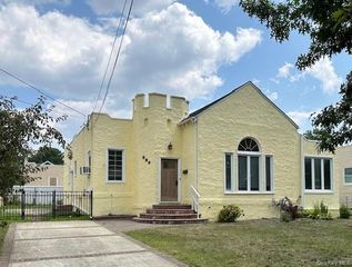 127 Fox Boulevard, Merrick, NY 11566